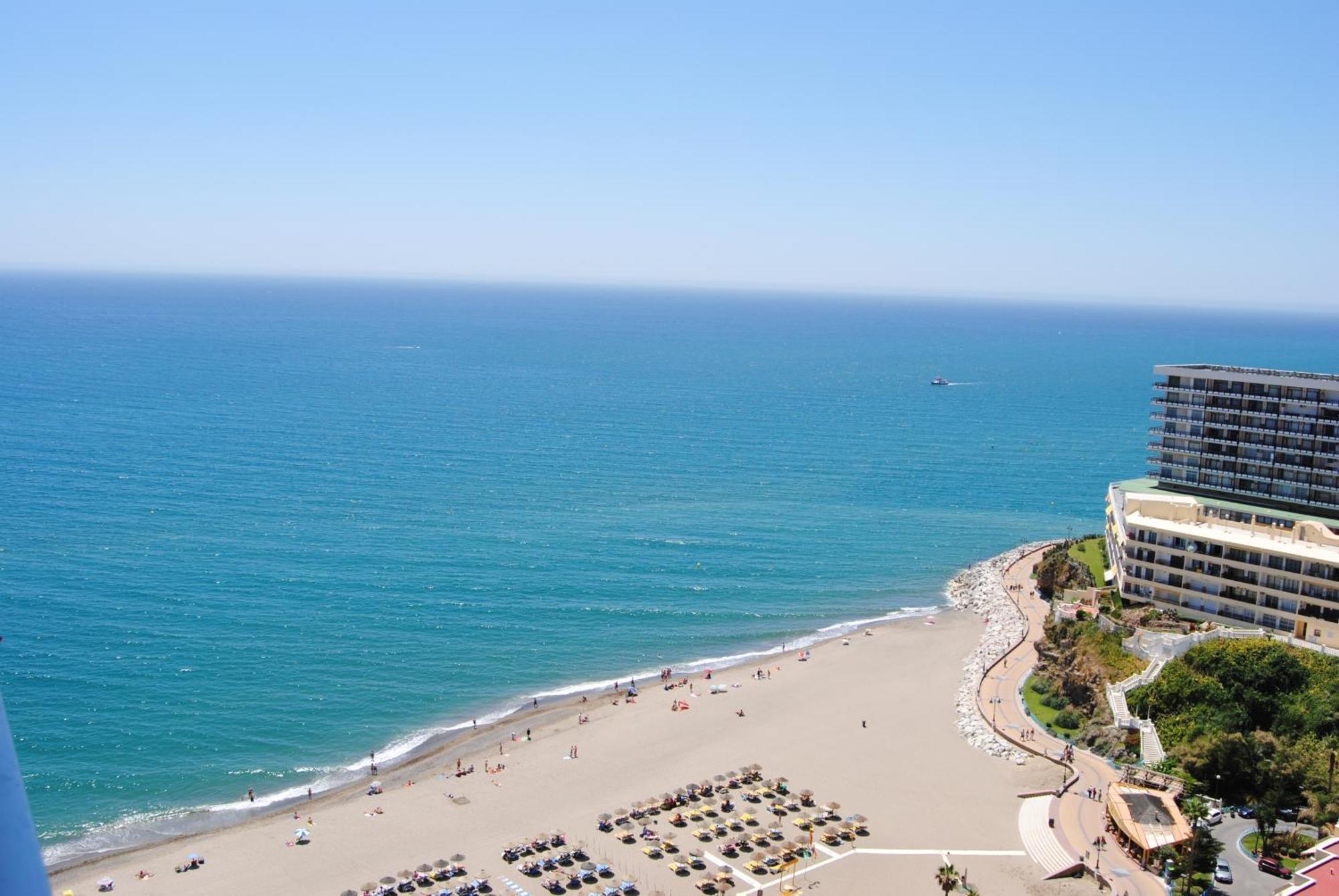 Apartamentos La Roca Rentals توريمولينوس المظهر الخارجي الصورة